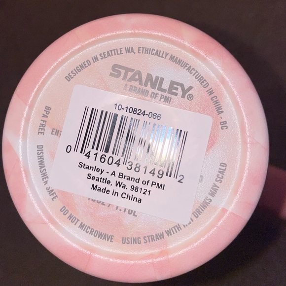 Limited Edition Peach Tie Dye 40 oz. Stanley - Picture 5 of 5